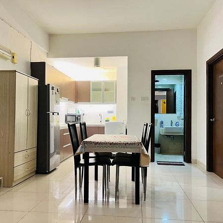 Regalia Spritz Empire Hostel Kuala Lumpur Ngoại thất bức ảnh