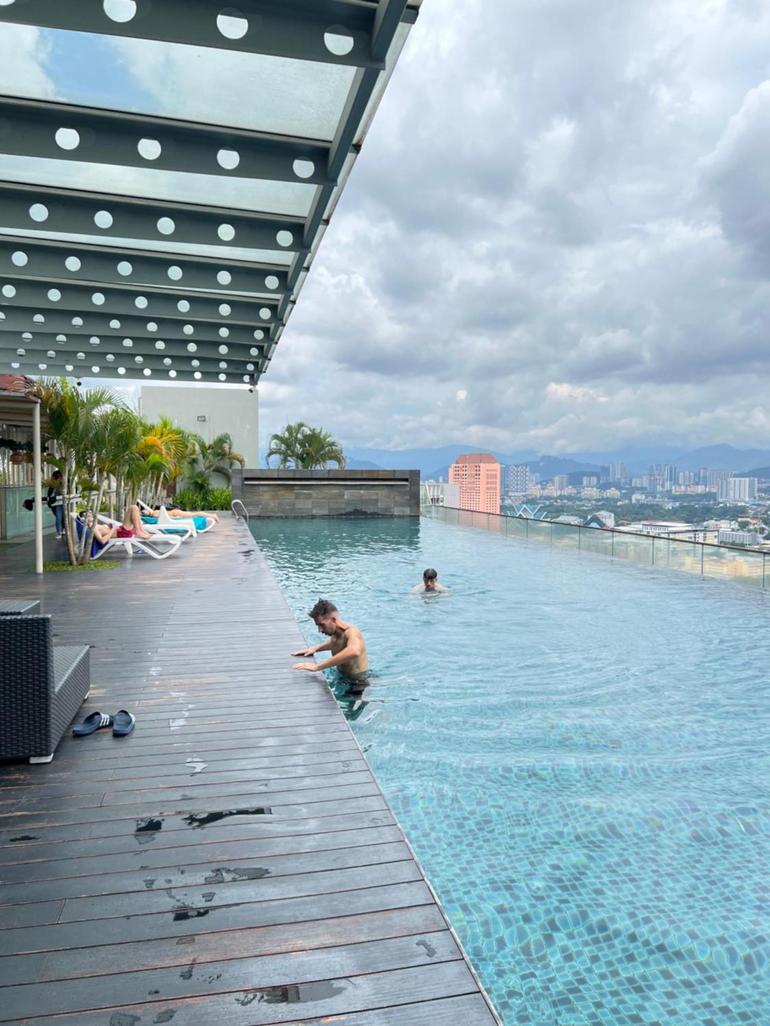 Regalia Spritz Empire Hostel Kuala Lumpur Ngoại thất bức ảnh