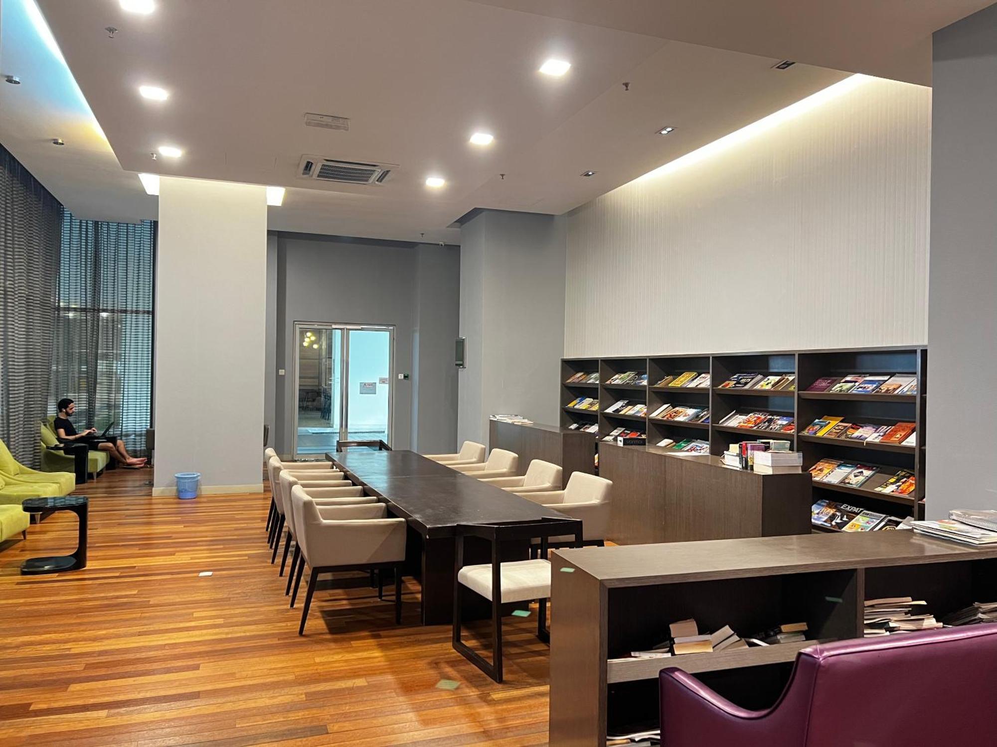 Regalia Spritz Empire Hostel Kuala Lumpur Ngoại thất bức ảnh