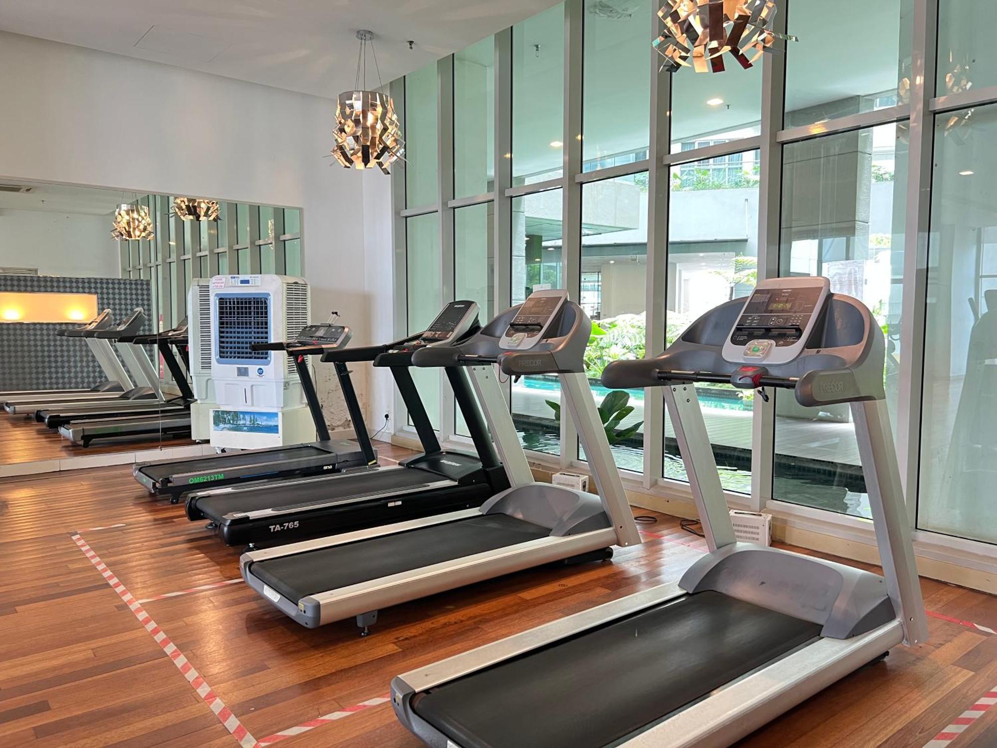 Regalia Spritz Empire Hostel Kuala Lumpur Ngoại thất bức ảnh