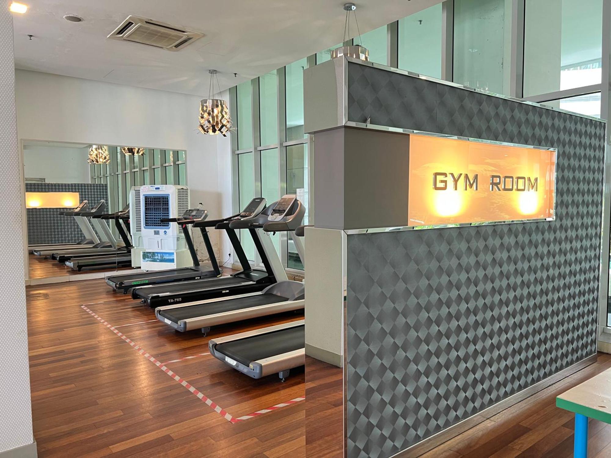Regalia Spritz Empire Hostel Kuala Lumpur Ngoại thất bức ảnh