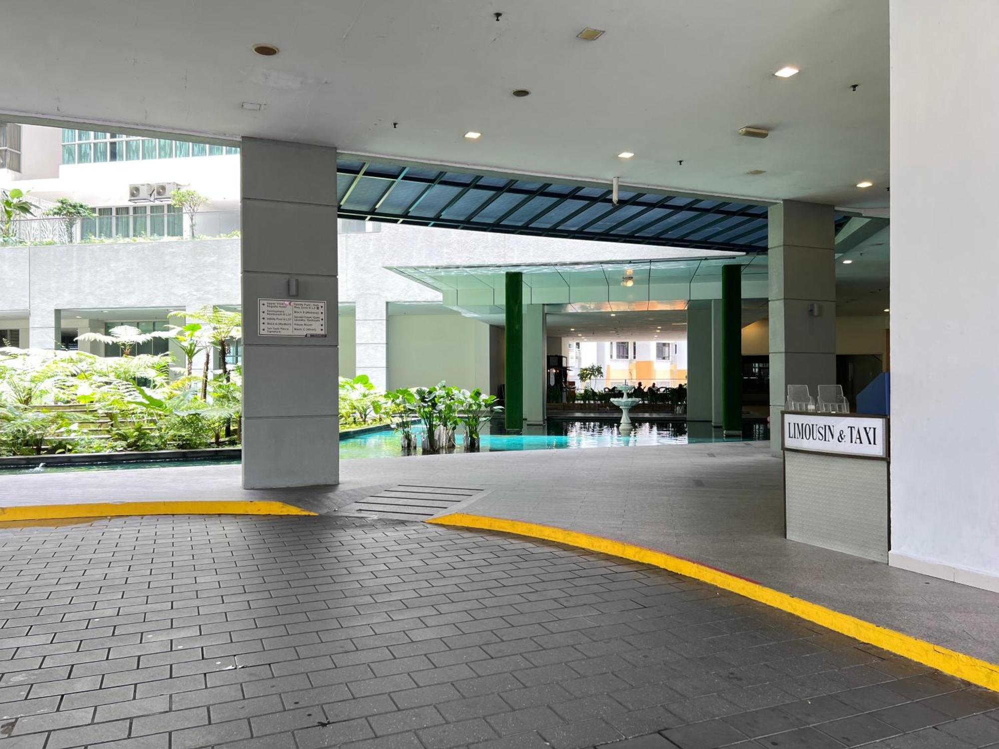 Regalia Spritz Empire Hostel Kuala Lumpur Ngoại thất bức ảnh