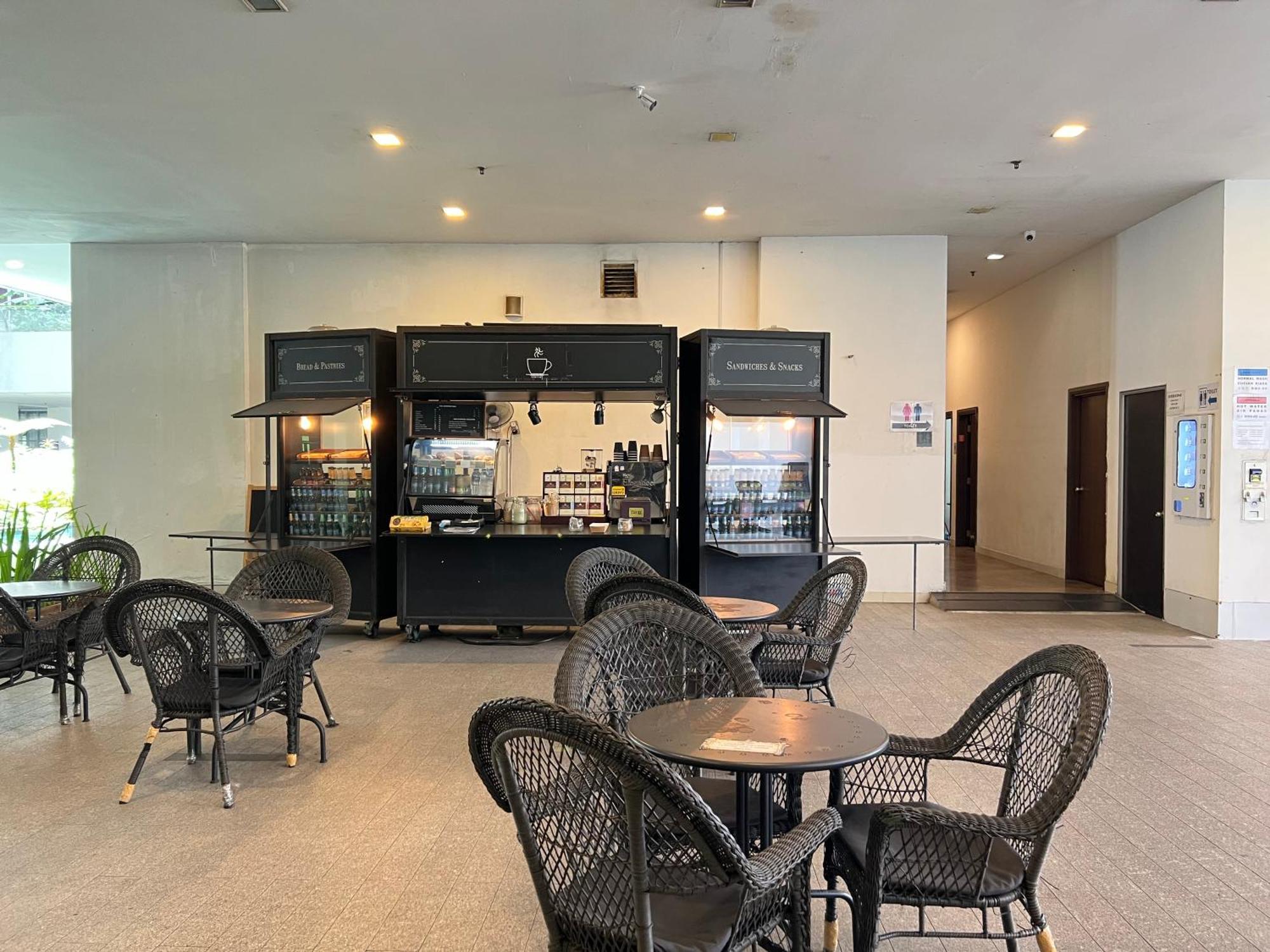 Regalia Spritz Empire Hostel Kuala Lumpur Ngoại thất bức ảnh