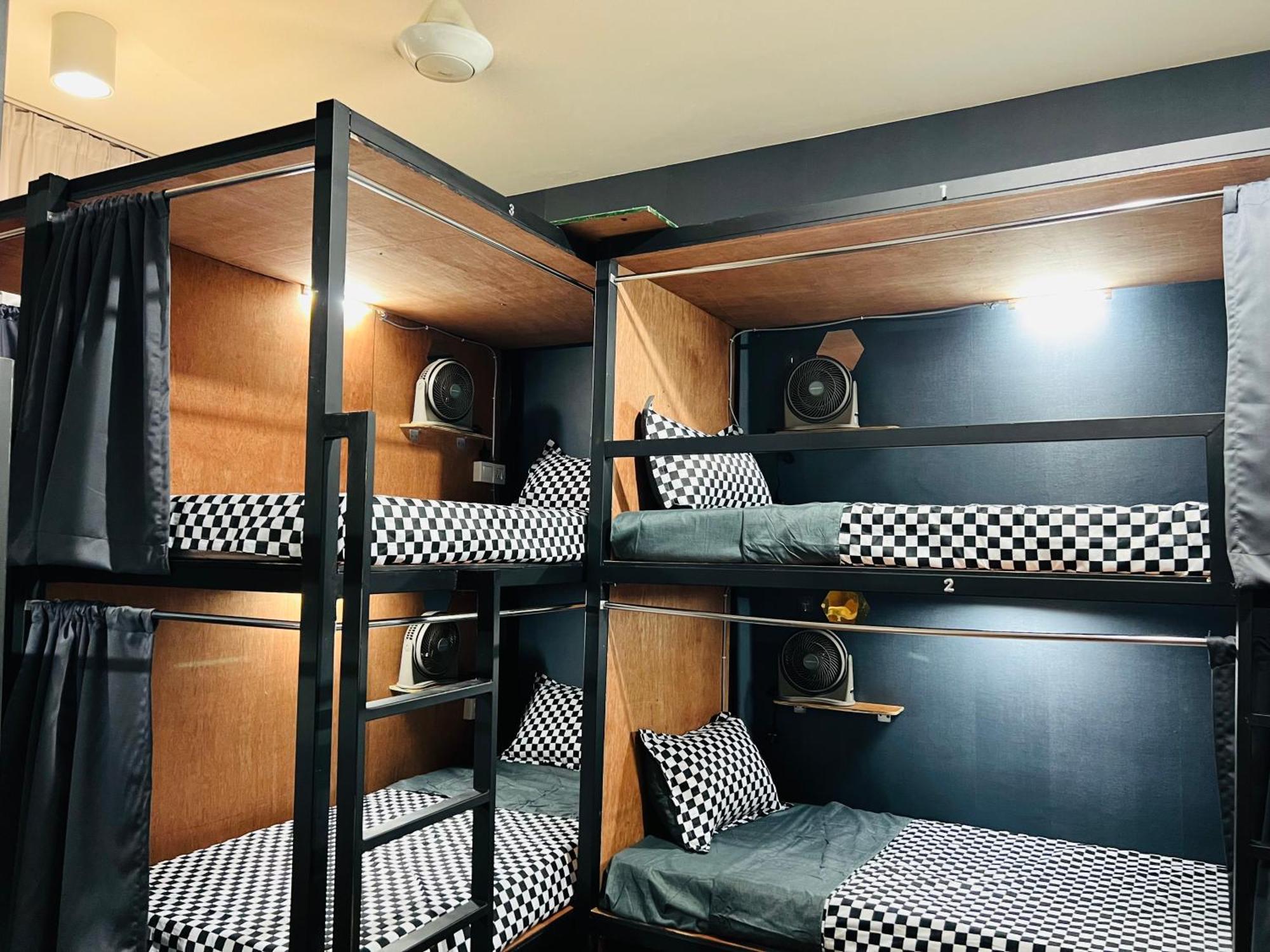 Regalia Spritz Empire Hostel Kuala Lumpur Ngoại thất bức ảnh