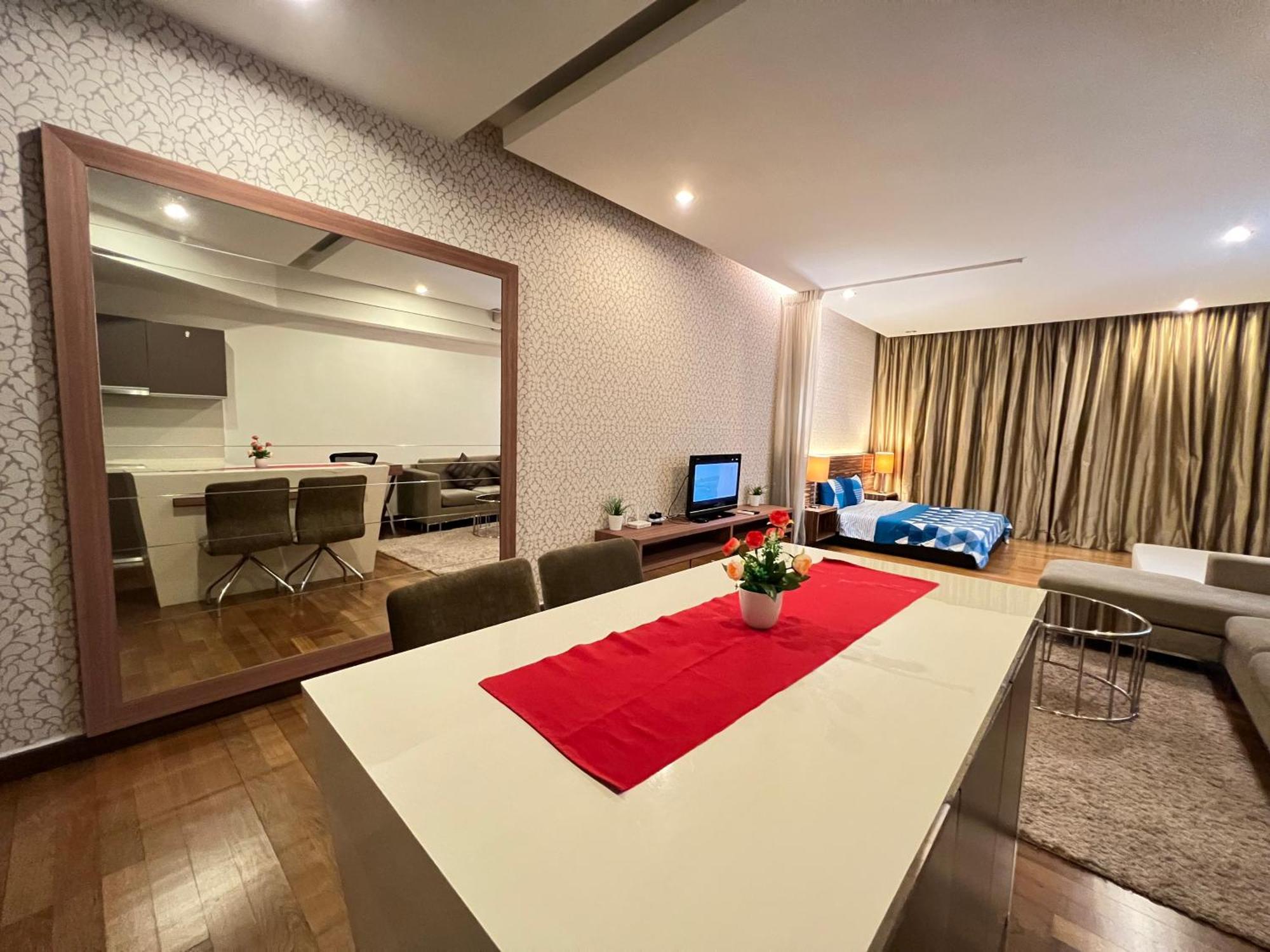 Regalia Spritz Empire Hostel Kuala Lumpur Ngoại thất bức ảnh
