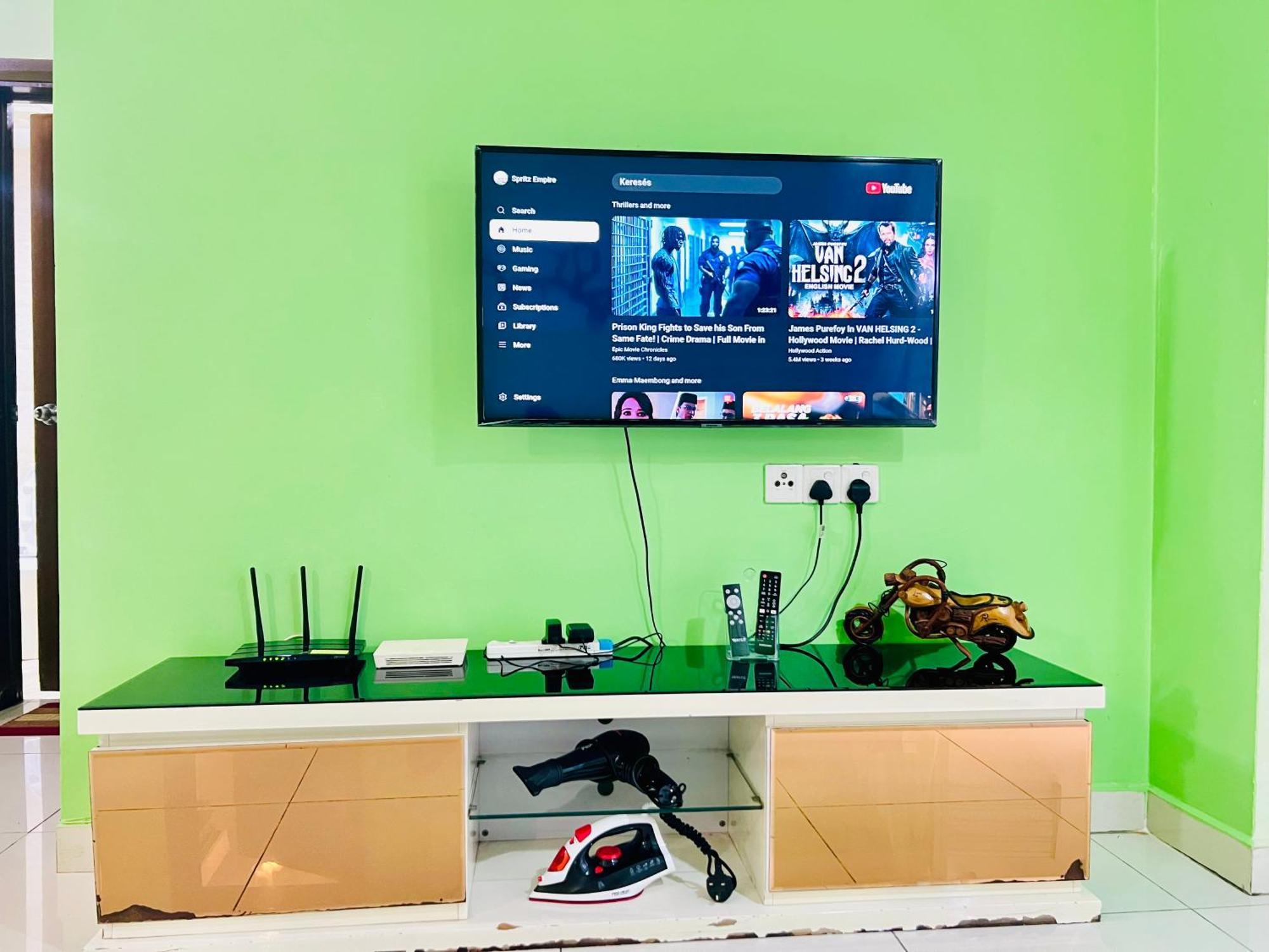 Regalia Spritz Empire Hostel Kuala Lumpur Ngoại thất bức ảnh
