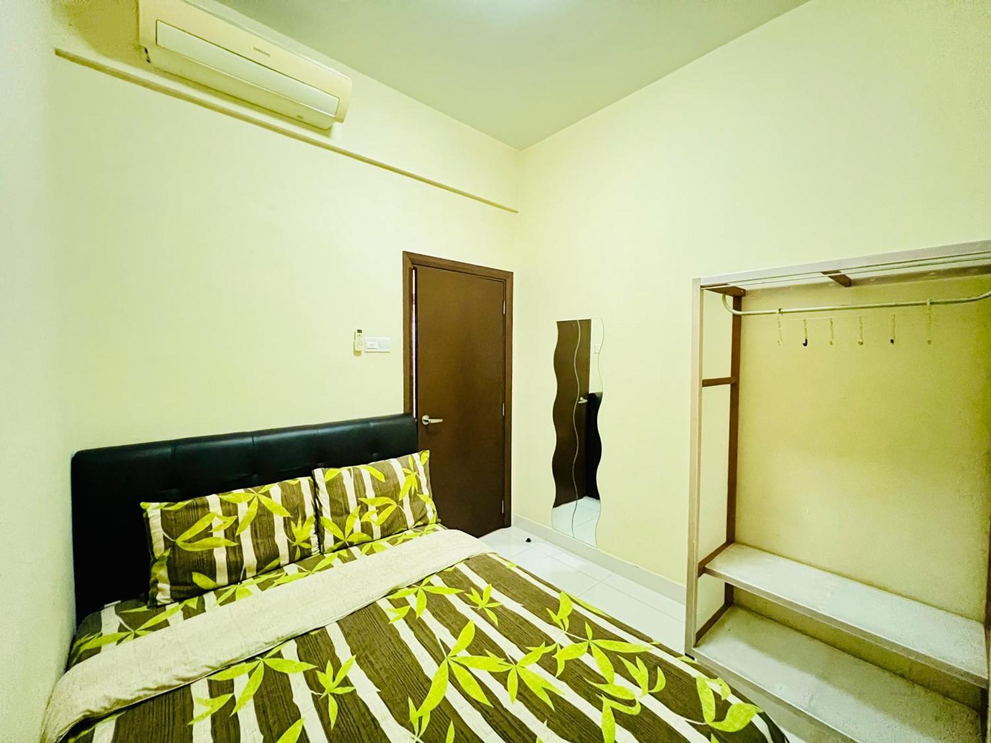 Regalia Spritz Empire Hostel Kuala Lumpur Ngoại thất bức ảnh