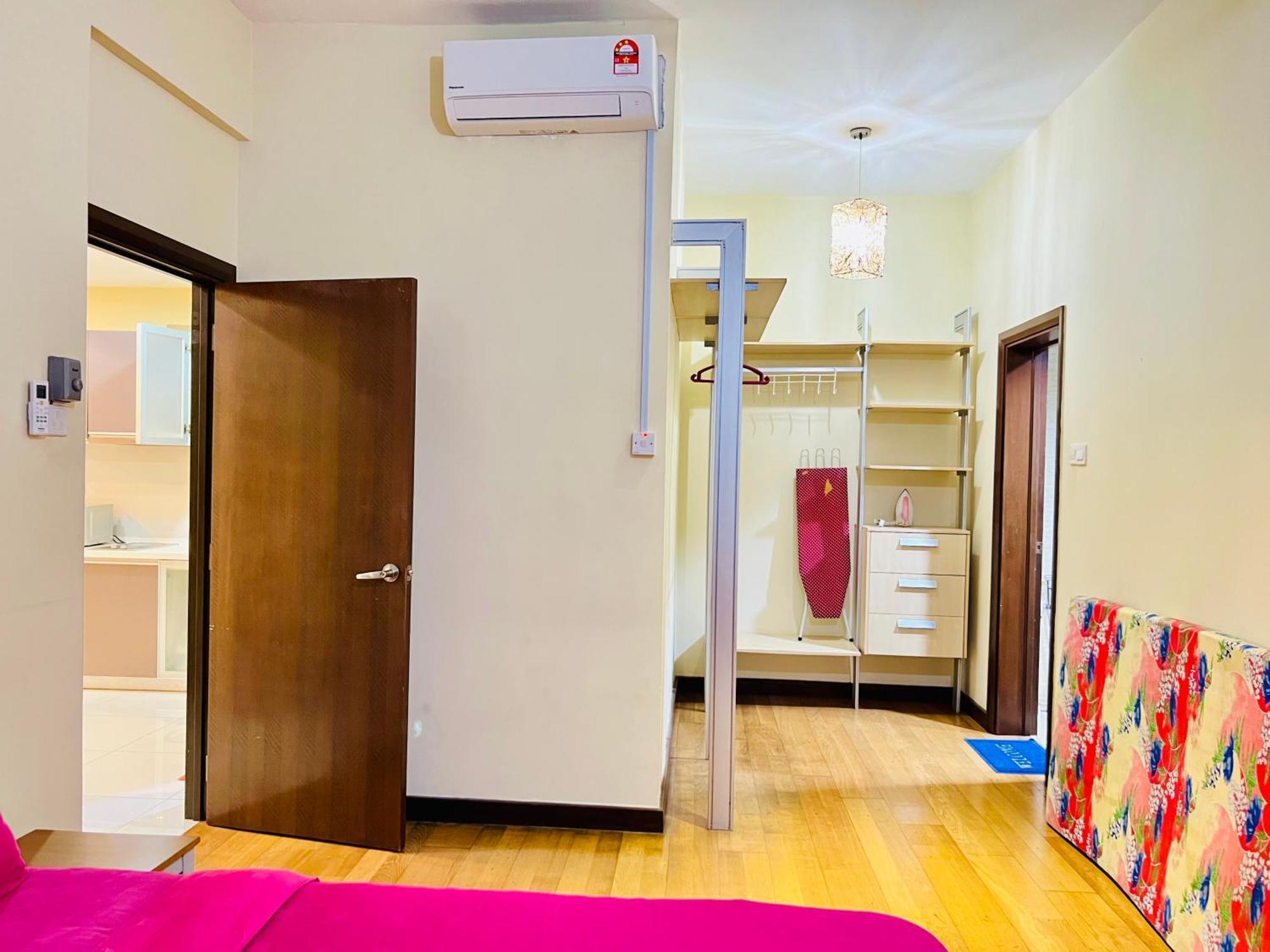 Regalia Spritz Empire Hostel Kuala Lumpur Ngoại thất bức ảnh